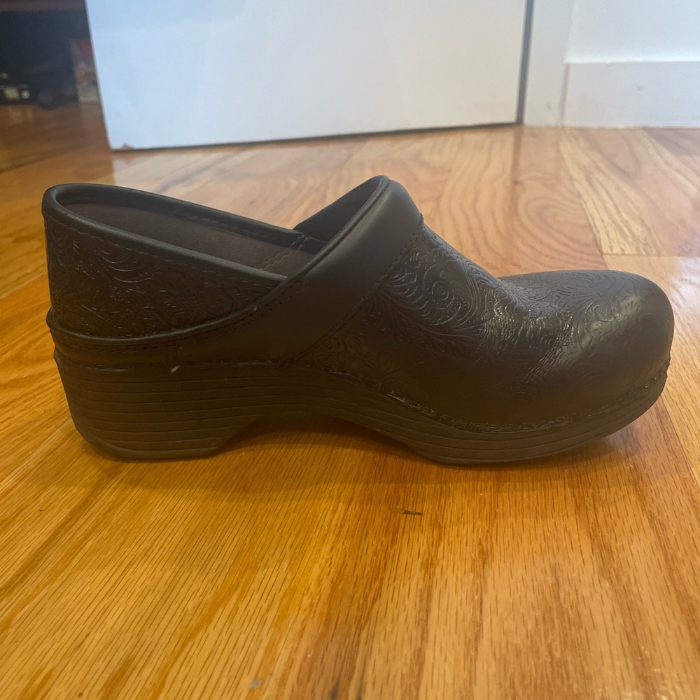 Dansko LT Pro black tooled clogs - Picture 10 of 10